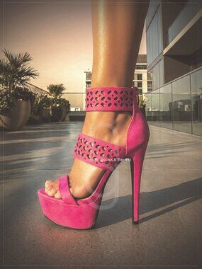 DOLLHOUSE ENCHANTED HEELS